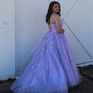 Meet your Posher, Ansley